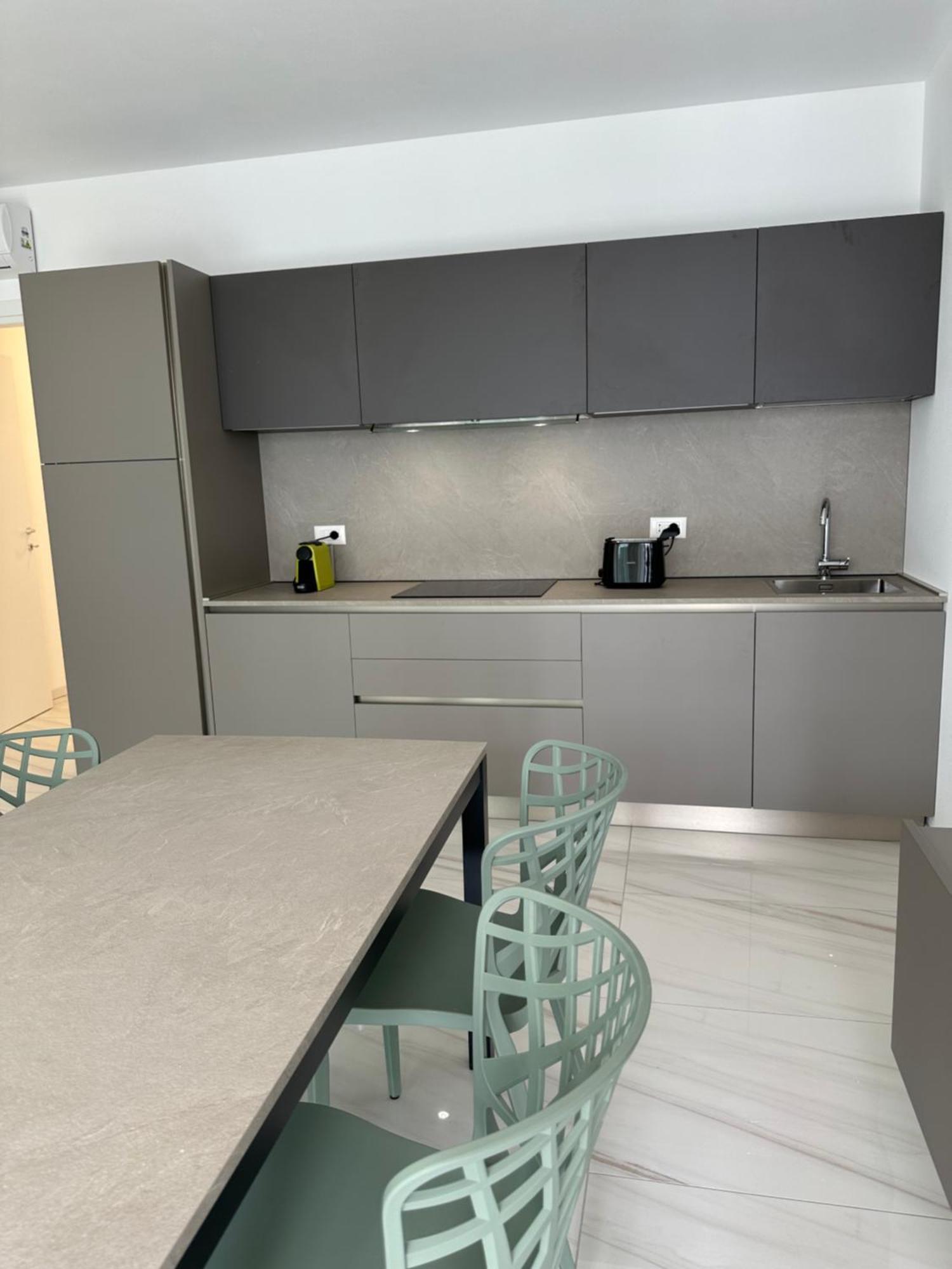 Beach Palace With Small Swimming Pool, Private Beach, Parking Lido di Jesolo Exterior foto