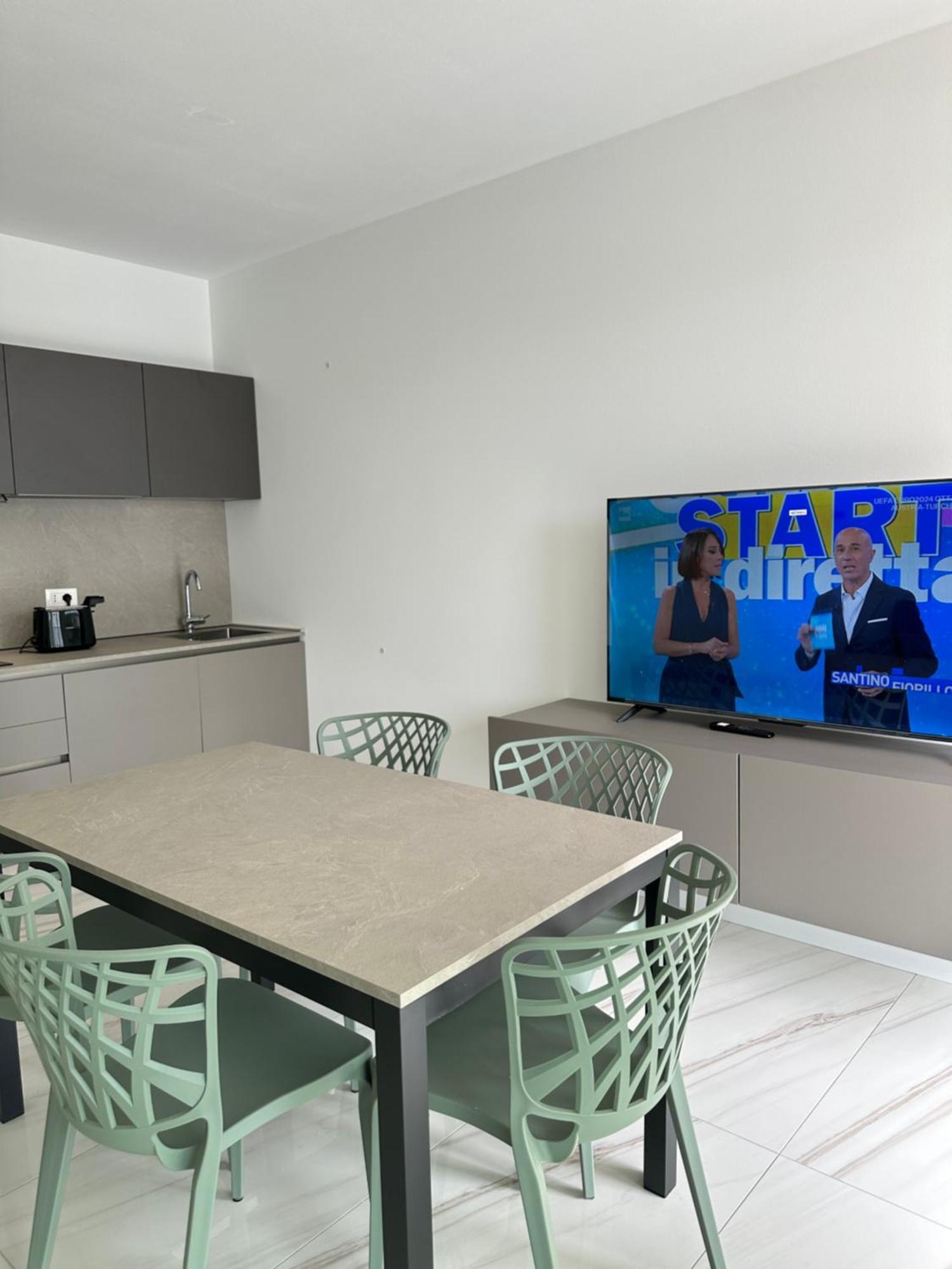 Beach Palace With Small Swimming Pool, Private Beach, Parking Lido di Jesolo Exterior foto