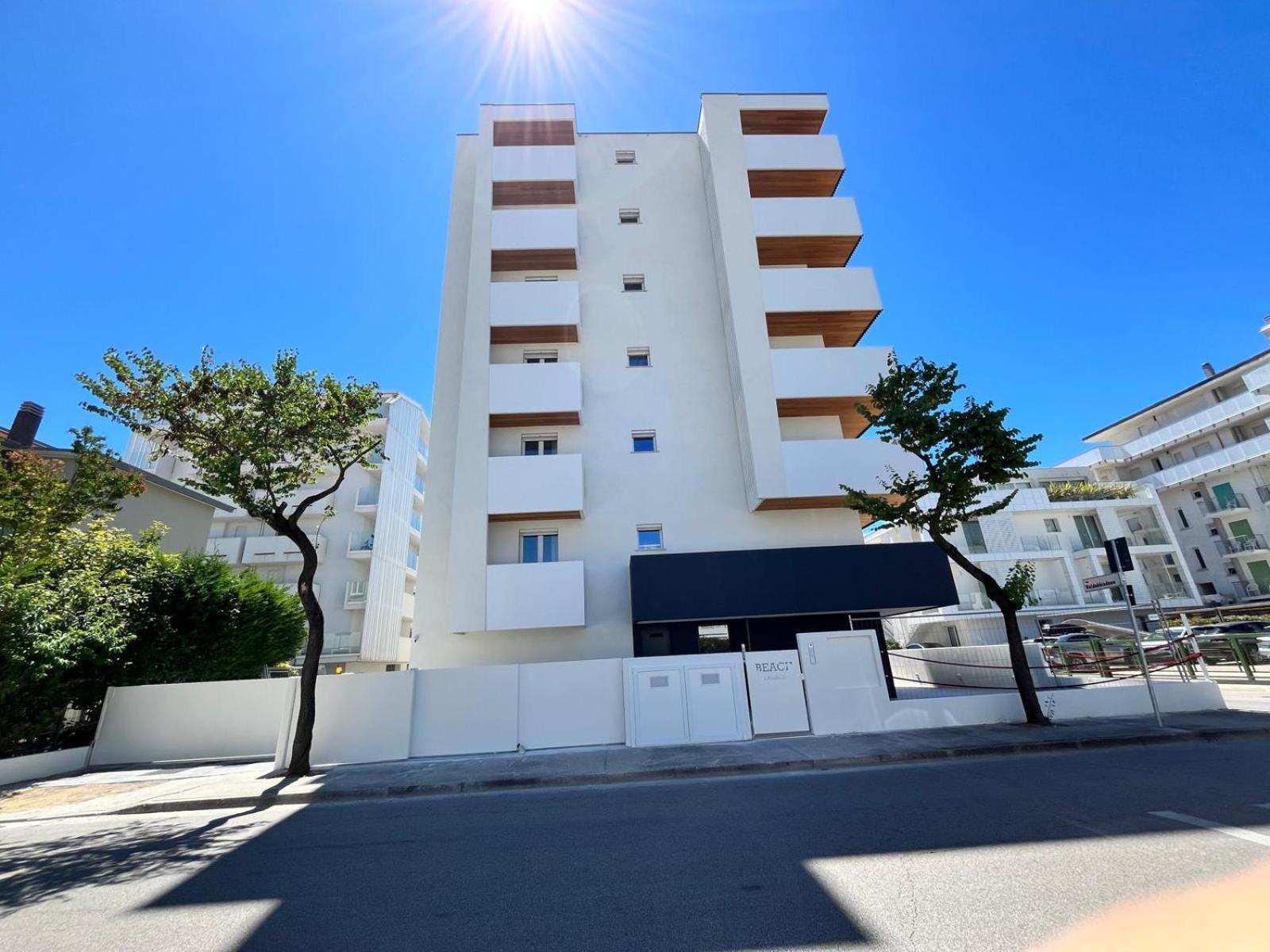 Beach Palace With Small Swimming Pool, Private Beach, Parking Lido di Jesolo Exterior foto