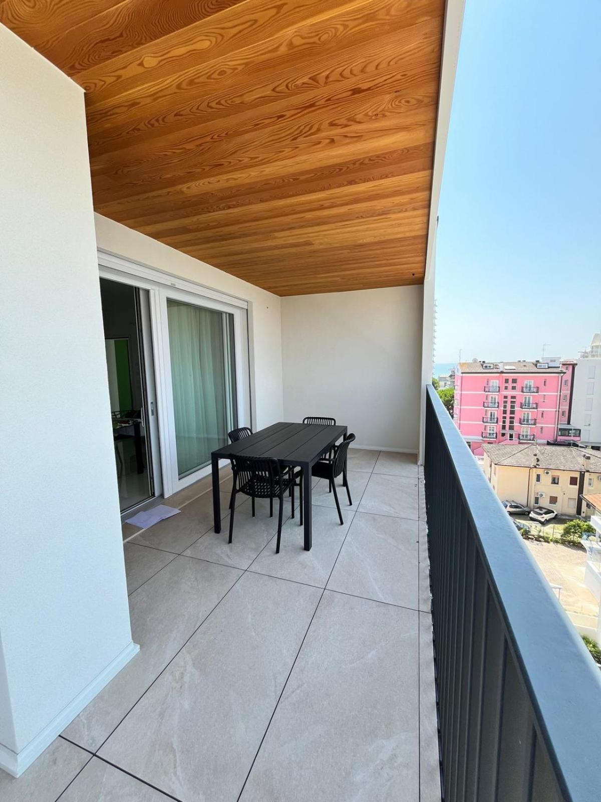Beach Palace With Small Swimming Pool, Private Beach, Parking Lido di Jesolo Exterior foto