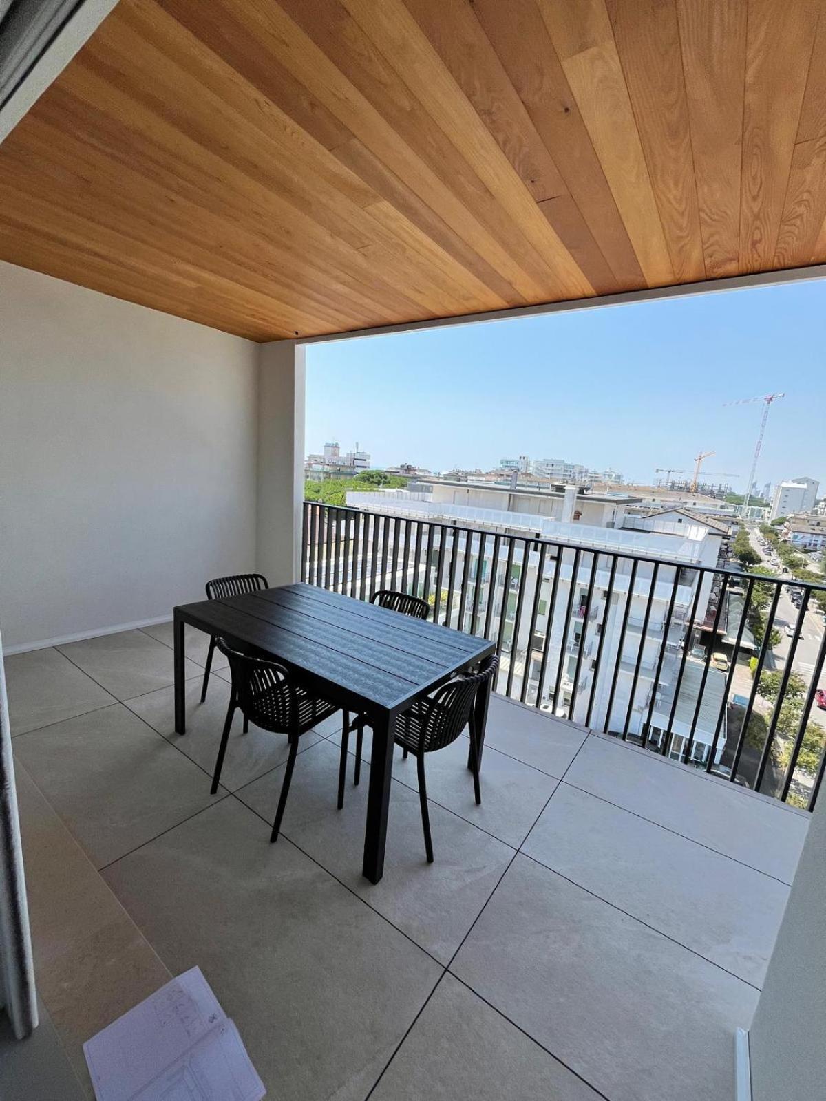 Beach Palace With Small Swimming Pool, Private Beach, Parking Lido di Jesolo Exterior foto