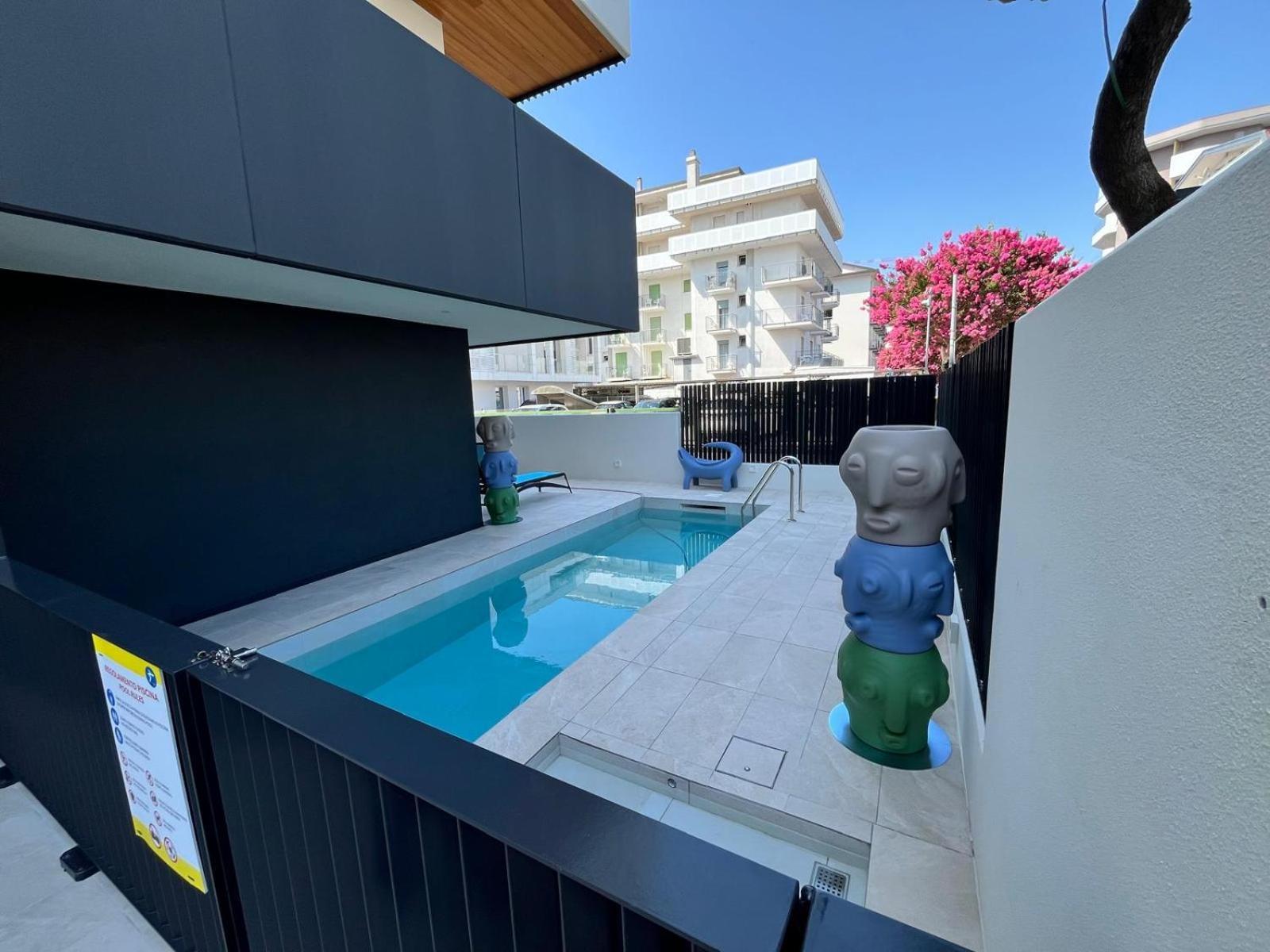 Beach Palace With Small Swimming Pool, Private Beach, Parking Lido di Jesolo Exterior foto