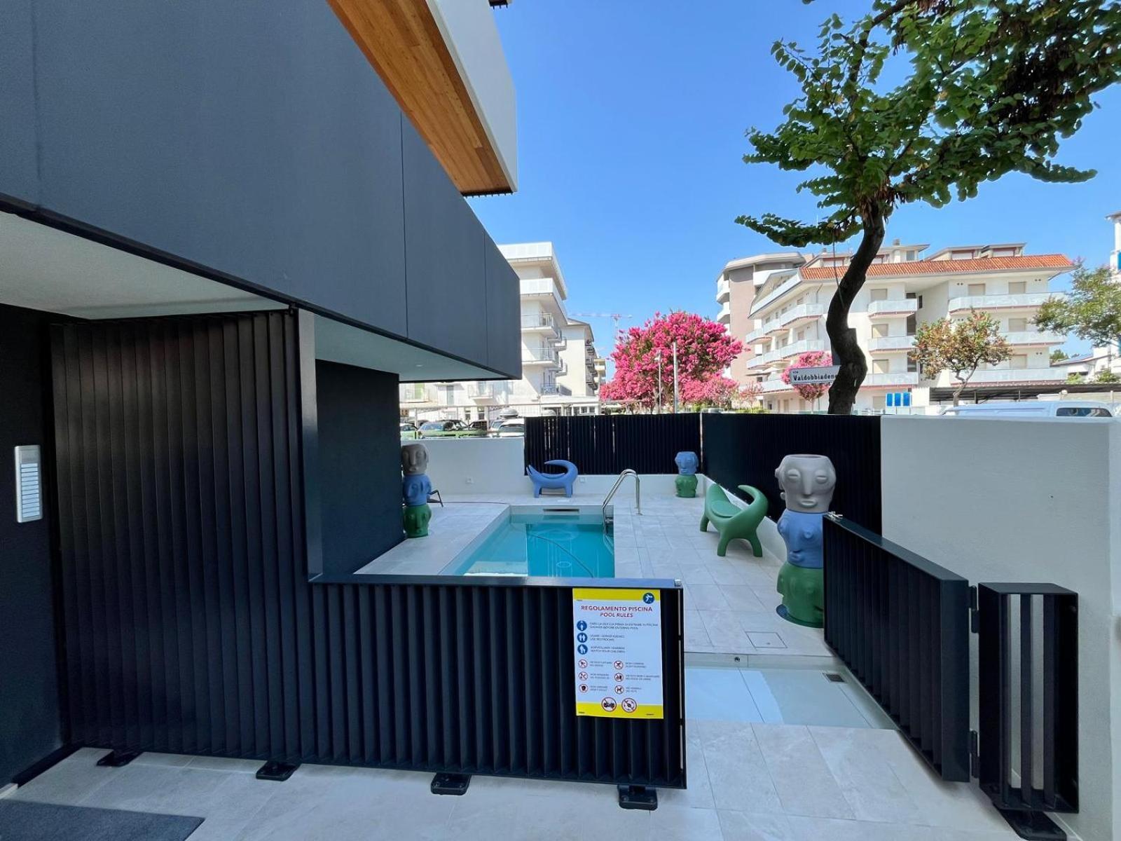 Beach Palace With Small Swimming Pool, Private Beach, Parking Lido di Jesolo Exterior foto